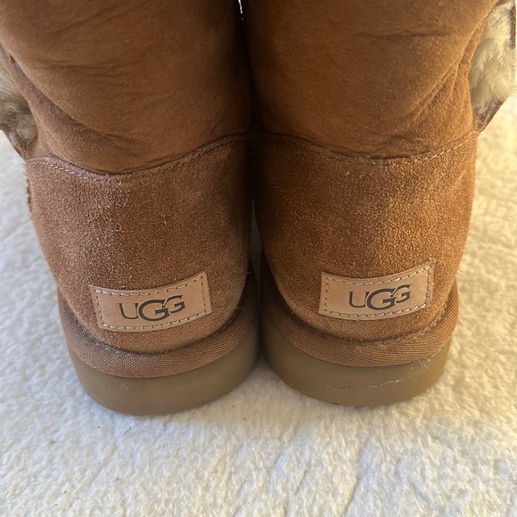 Ugg | Bailey Button II Chestnut Boot Size 10 - Picture 6 of 10